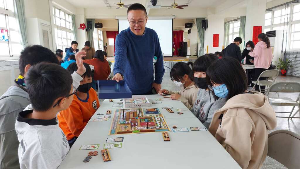 ▲遊戲化學習讓學生認識永續飲食概念，思考如何在日常選食中做出更友善環境的決定，實踐永續生活。（記者林明佑翻攝）