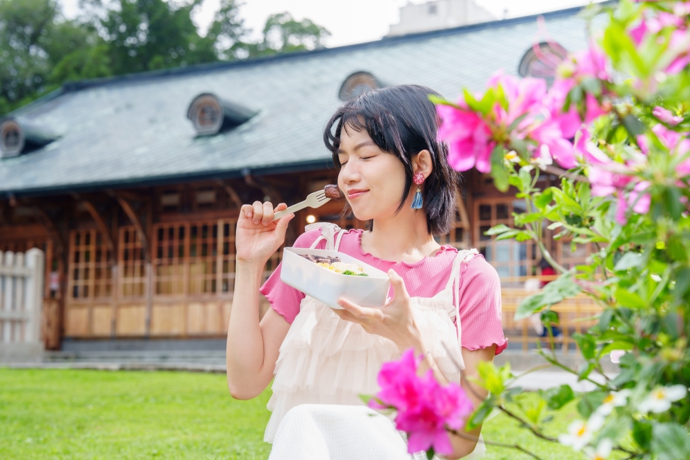▲春光乍現,正是踏青出遊的好時節,來場味蕾旅行!(圖/新北投車站提供)