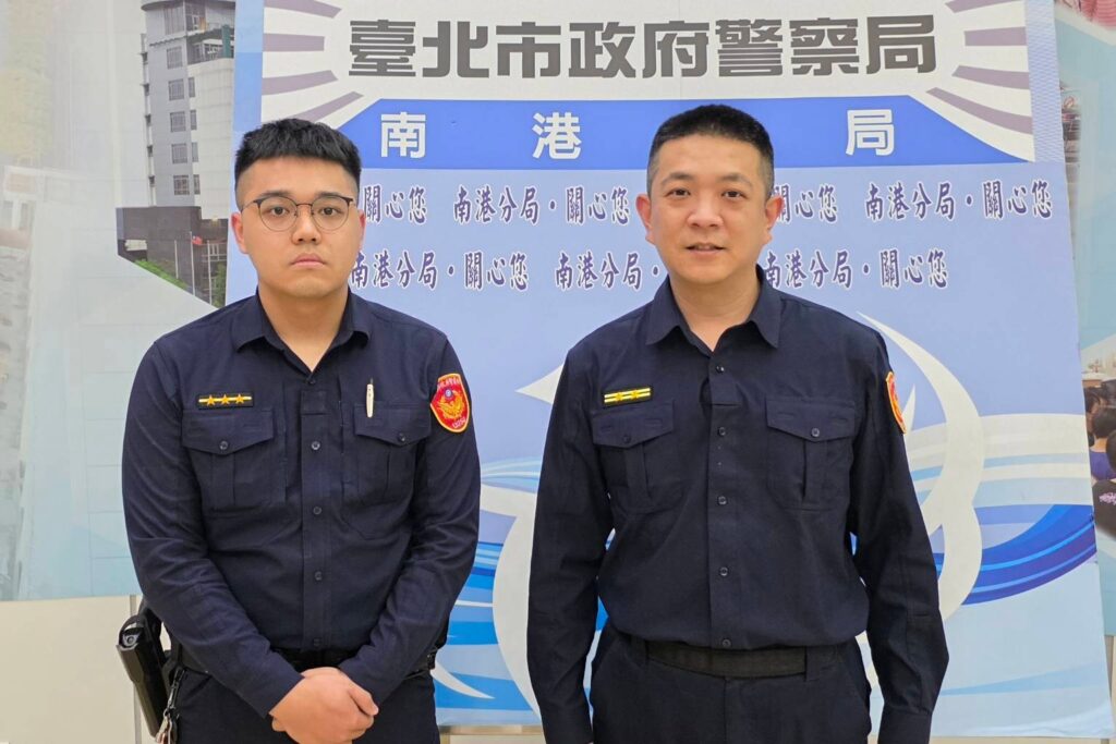 迷途老翁雨夜徘徊  暖心警線上尋獲助返家