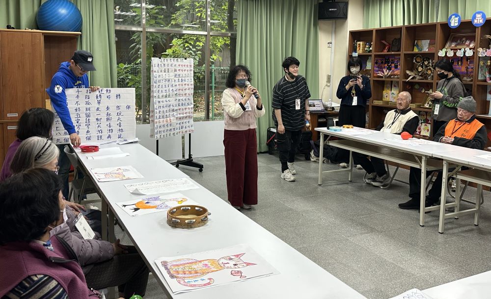 《圖說》「心生活心藝術陪伴活動」,透過心出發,更能感受每位長輩的心,讓長輩不受限於身體疾病,表達自我。〈板橋榮家提供〉