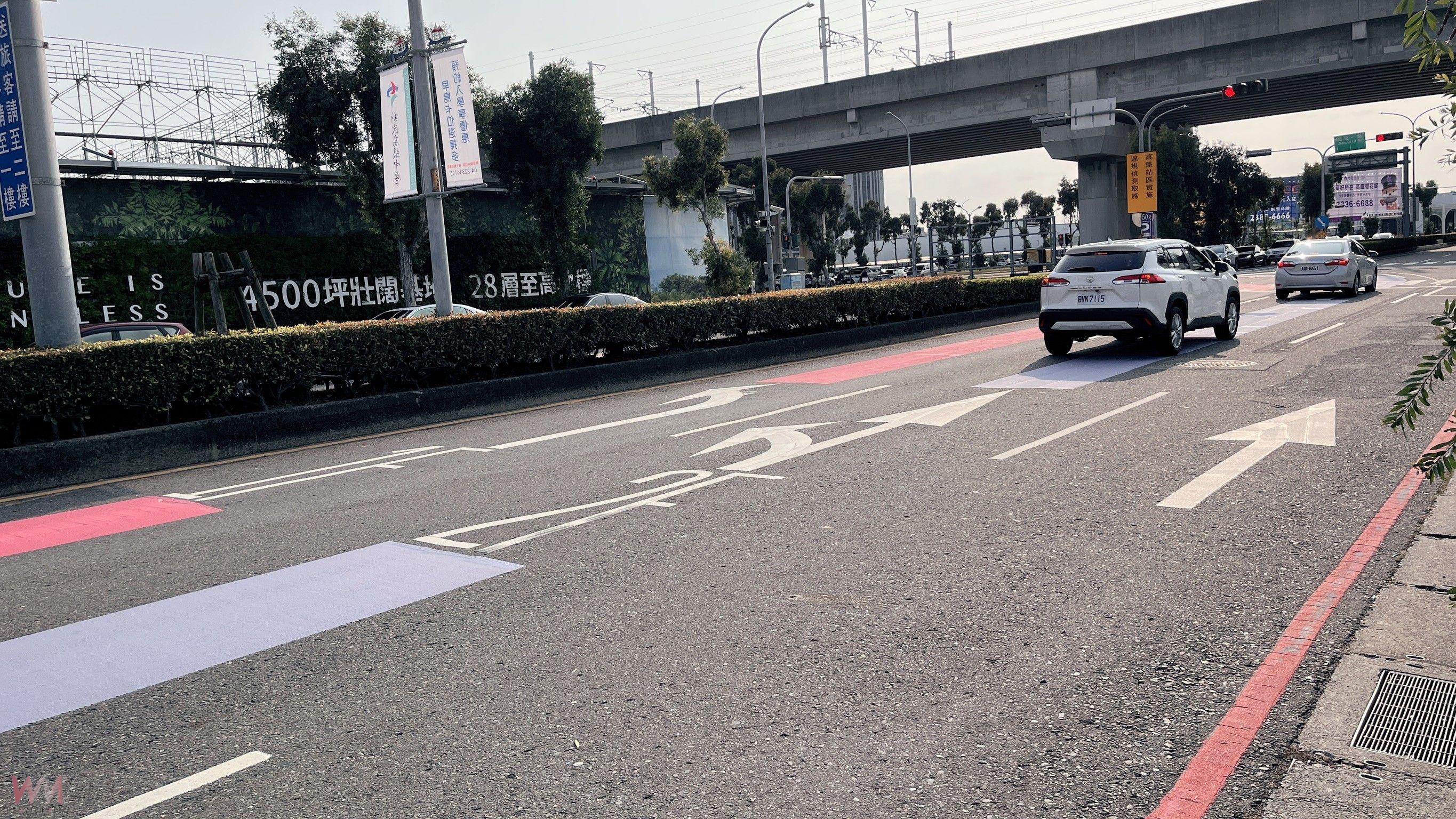 高鐵站區車道分流優化 中市交通局:跟著彩色標線走就對了 - https://www.watchmedia01.com