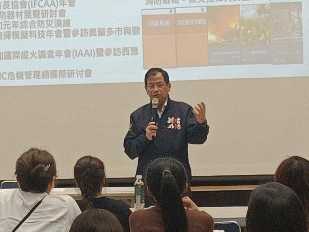 《圖說》新北消「114年度第一梯次新進義消基本訓練」由陳崇岳局長擔任引言及開訓。〈新北消政風室提供〉