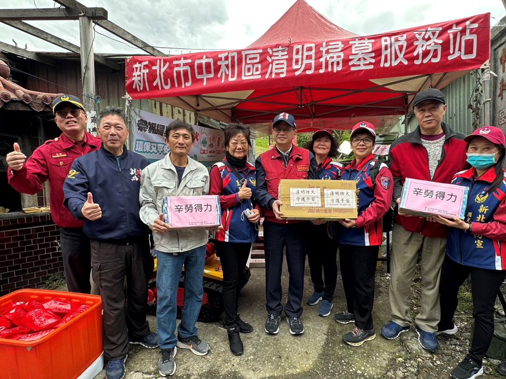 清明防火新北消設站整備   陳崇岳慰問駐守同仁