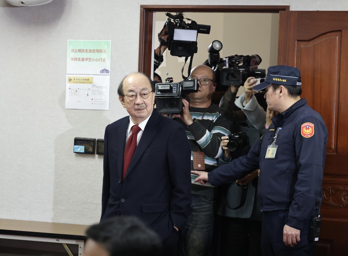 柯建銘1日曾預估美對台祭出的關稅約10%,不料大翻車,網友灌爆柯臉書。資料照片/林啟弘攝
