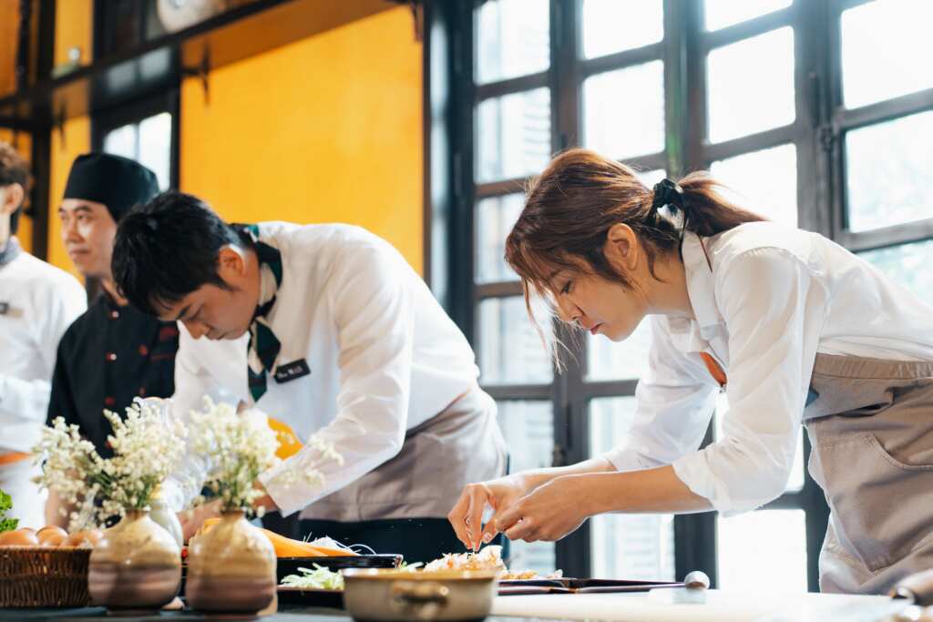 ▲學習之旅變逃跑計畫，包偉銘苦喊「可以沉思一下嗎？」（好看娛樂提供）