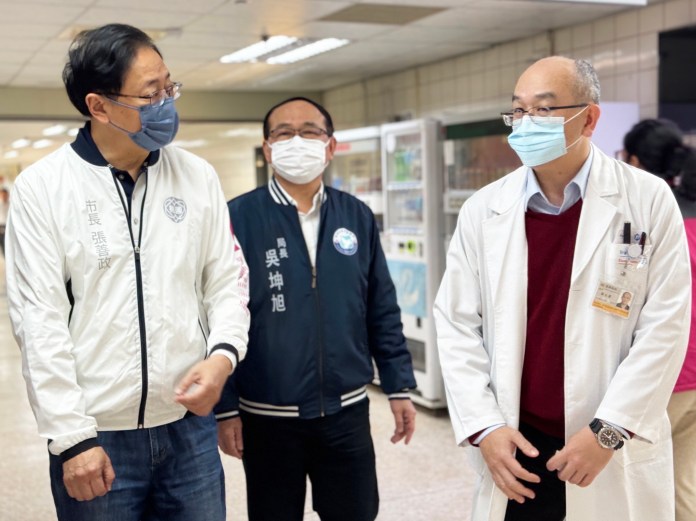 員警抓毒蟲骨折恐神經受損 張善政:提供最完善的醫療協助 56 S 7495704 0