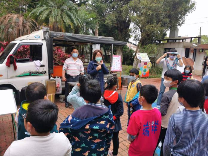 大溪瑞祥國小邀魔術師表演 學童度過歡樂兒童節 79 134461 0