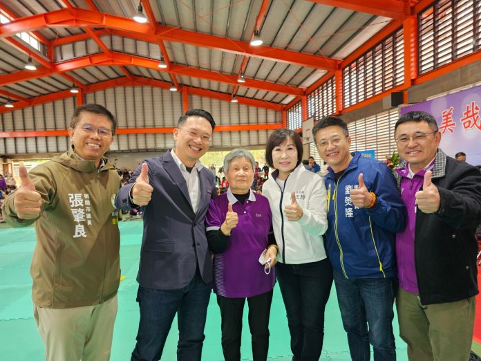 雙龍國小最溫柔的守護者!桃園副市長蘇俊賓手繪圖卡向她致敬 75 293836 scaled