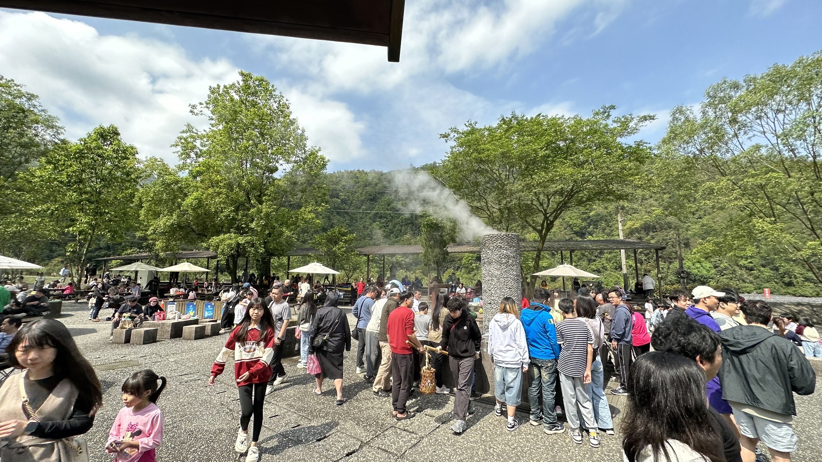 宜蘭天氣晴朗 熱門景點現車潮上午10時祭出一出一進管制措施 - https://www.watchmedia01.com