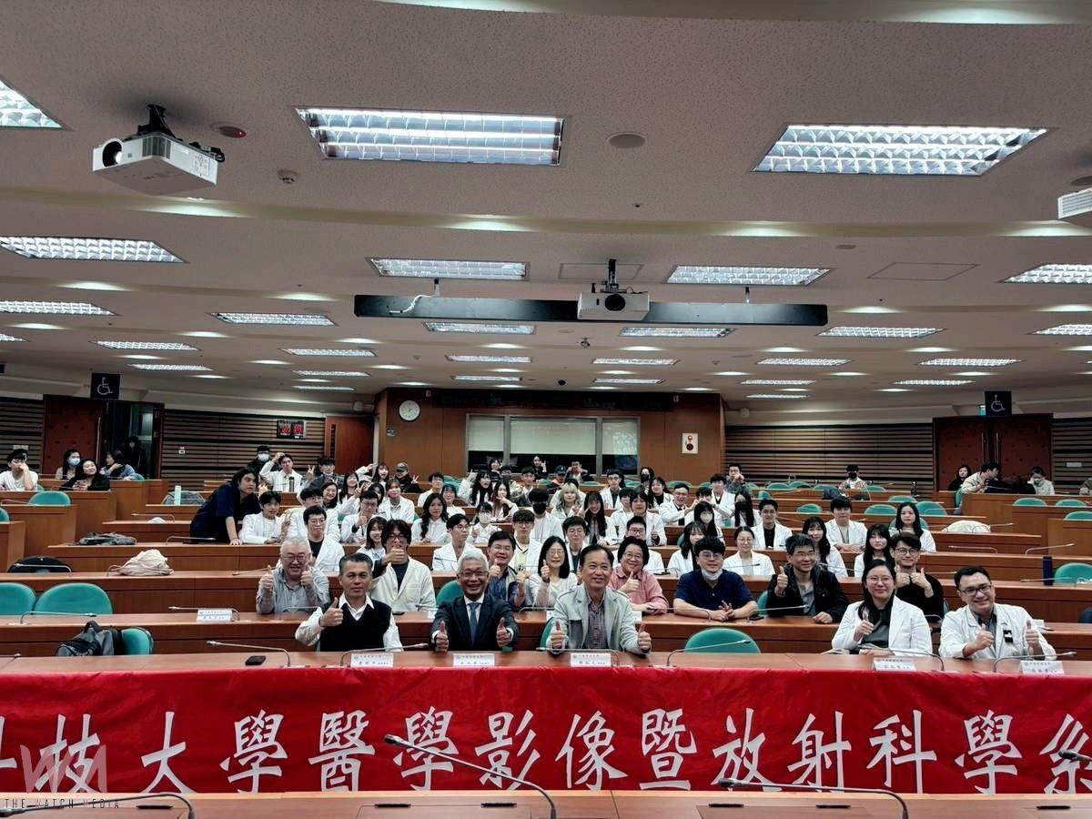 展現醫影卓越技術 中臺科大醫放系授袍典禮 傳承專業精神 - https://www.watchmedia01.com