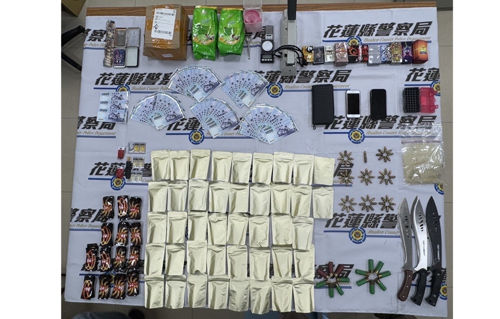 民宅販毒臭味濔漫巷弄 花蓮警溯源逮藥頭查獲多種子彈 208 cnews204250405a04