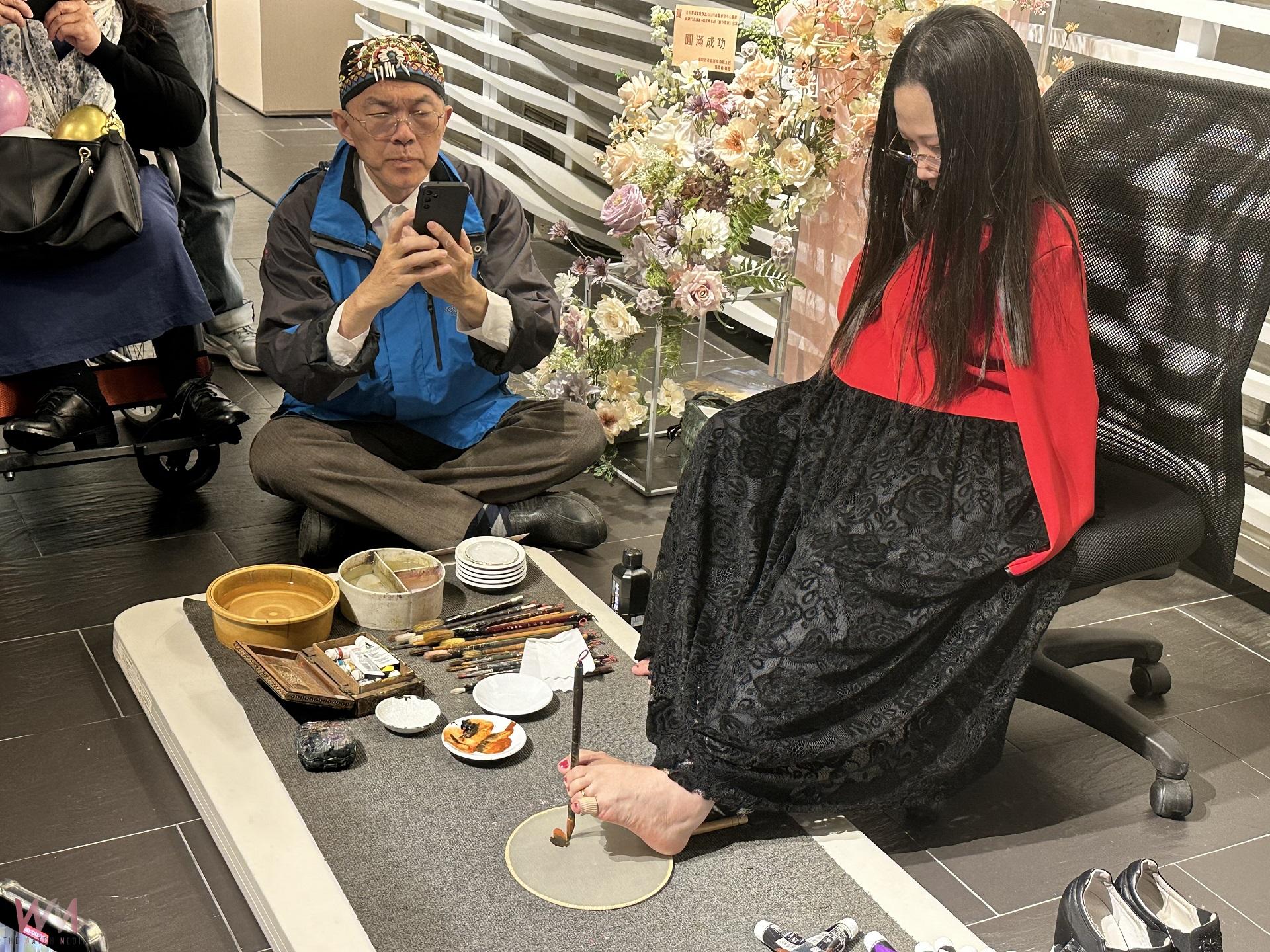 國際口足畫家楊恩典特展5日於日月潭向山盛大開幕邀您探索「畫中有話」的妙趣 - https://www.watchmedia01.com