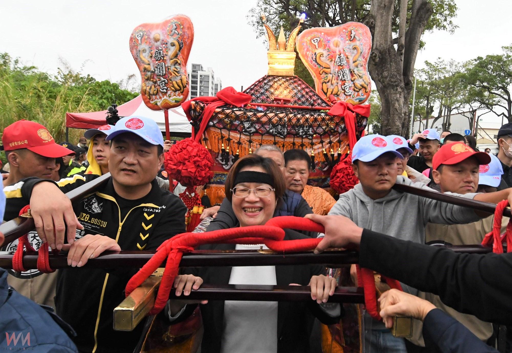 (有影片)/大甲媽遶境進香王惠美接駕祈福 籲中央助傳產因應關稅衝擊 - https://www.watchmedia01.com