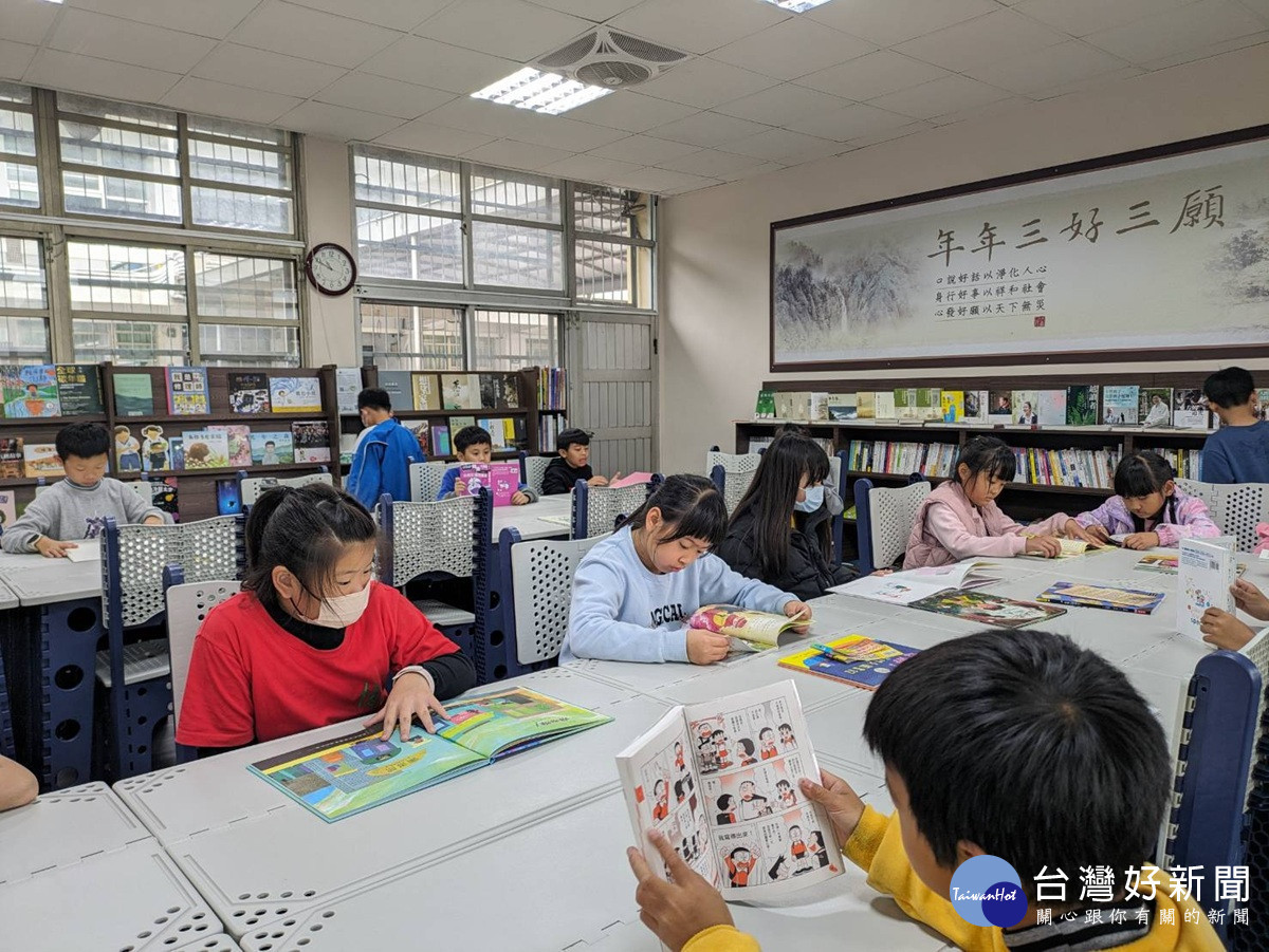 永興國小勇奪教育部閱讀磐石獎 校長感謝魏應充及時助力