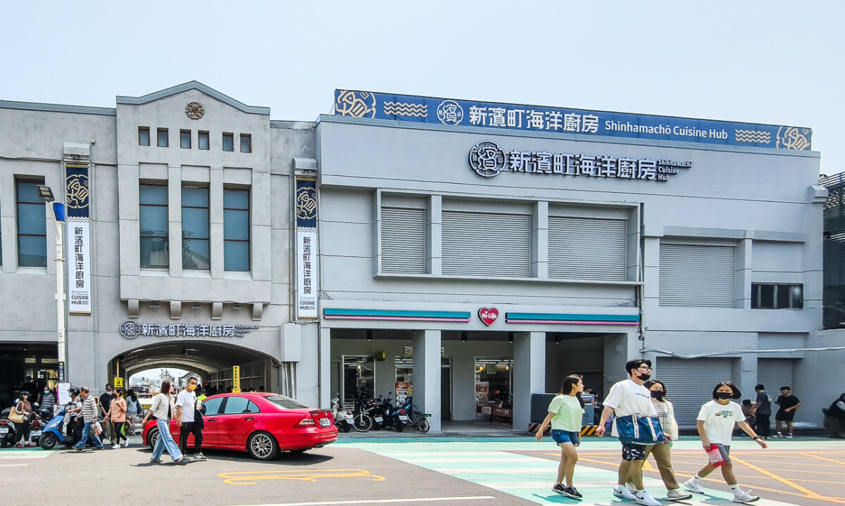 ▲「新濱町海洋廚房」日前開幕後吸引相當多民眾前往嚐鮮。（圖/記者黃淑貞攝）