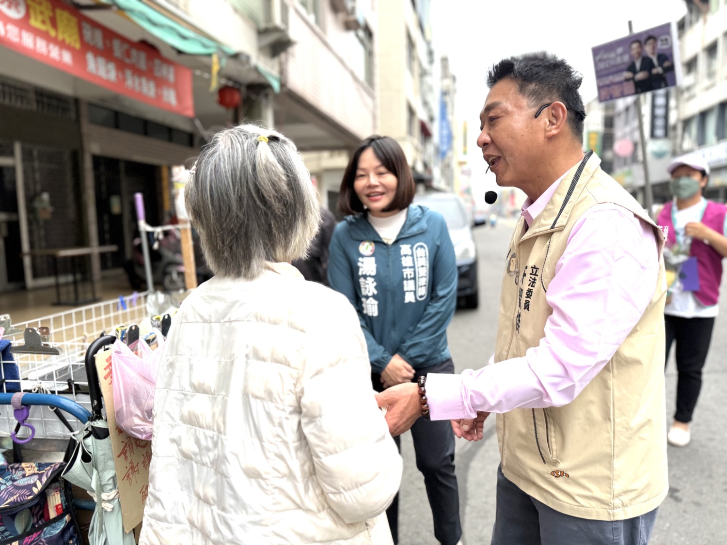 許智傑馬拉松式掃街行程 所到之處 所到之處掌聲如雷