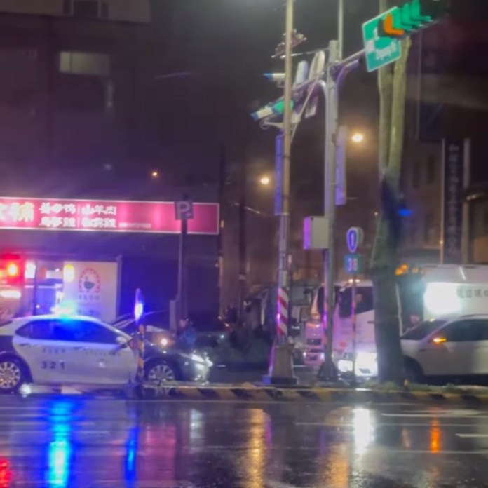驚險追逐!中壢警開12槍攔截拒檢逃逸嫌犯 1車遭波及 56 S 30310458 0