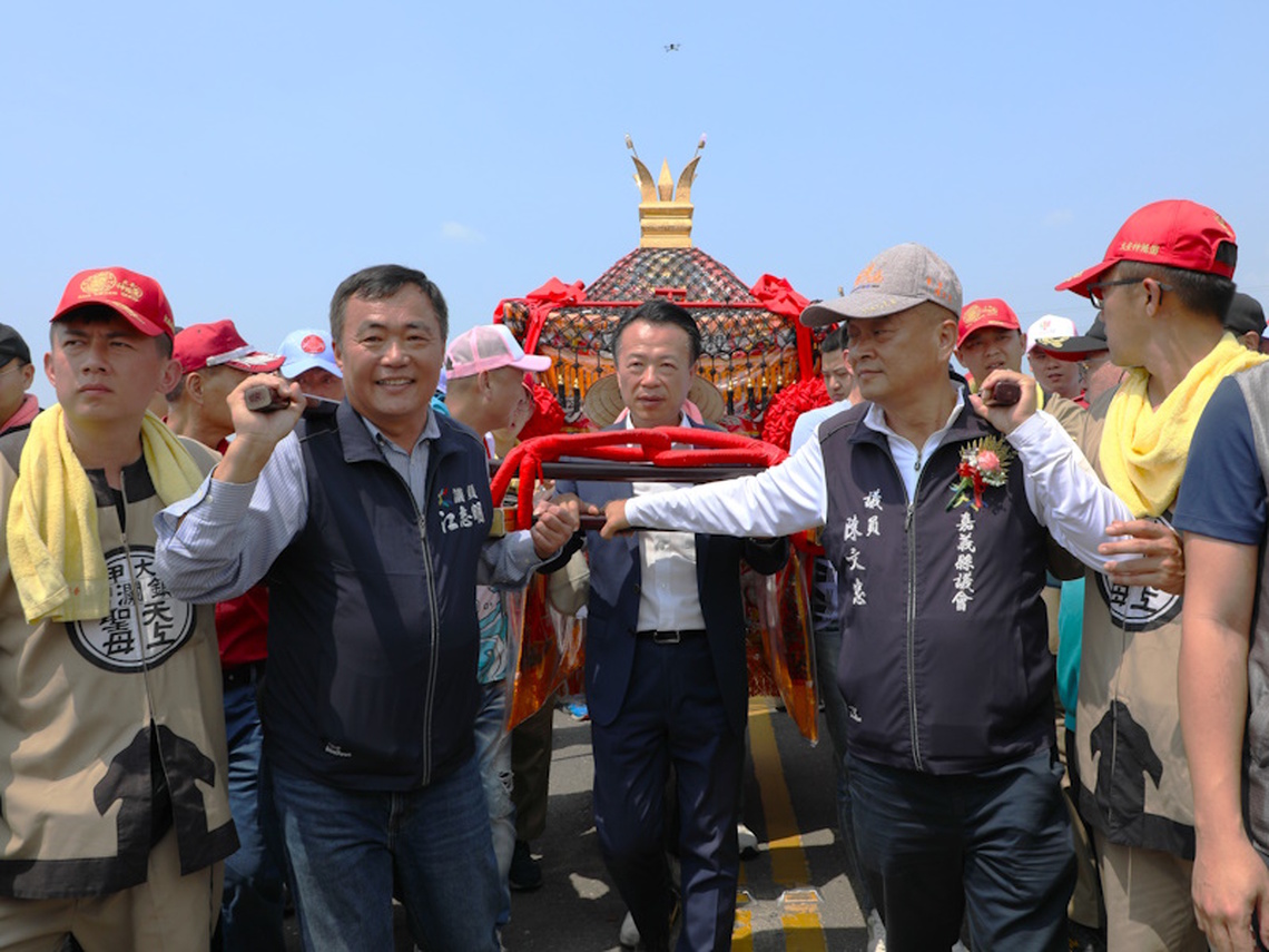 嘉義縣長翁章梁率各界隆重迎駕 大甲媽遶境新港38週年