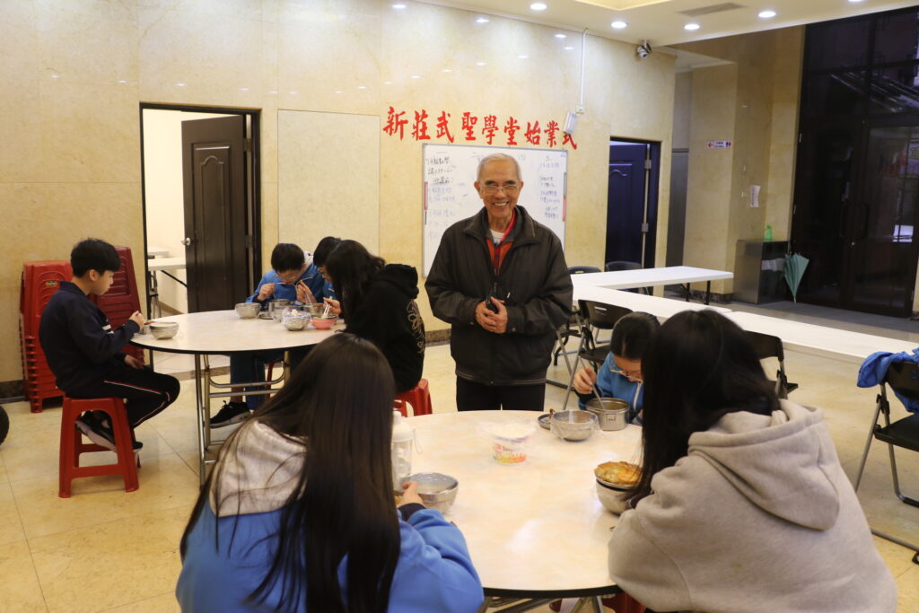 開全台宮廟之先 新莊武聖學堂小衛星 聘請老師為弱勢國中生輔導 尤重品行