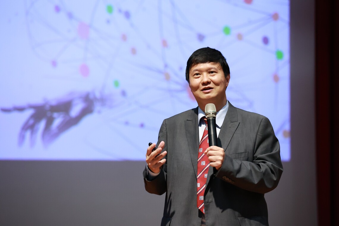 漾新聞|AI進軍長照領域 凱旋副院長黃敏偉高大開講