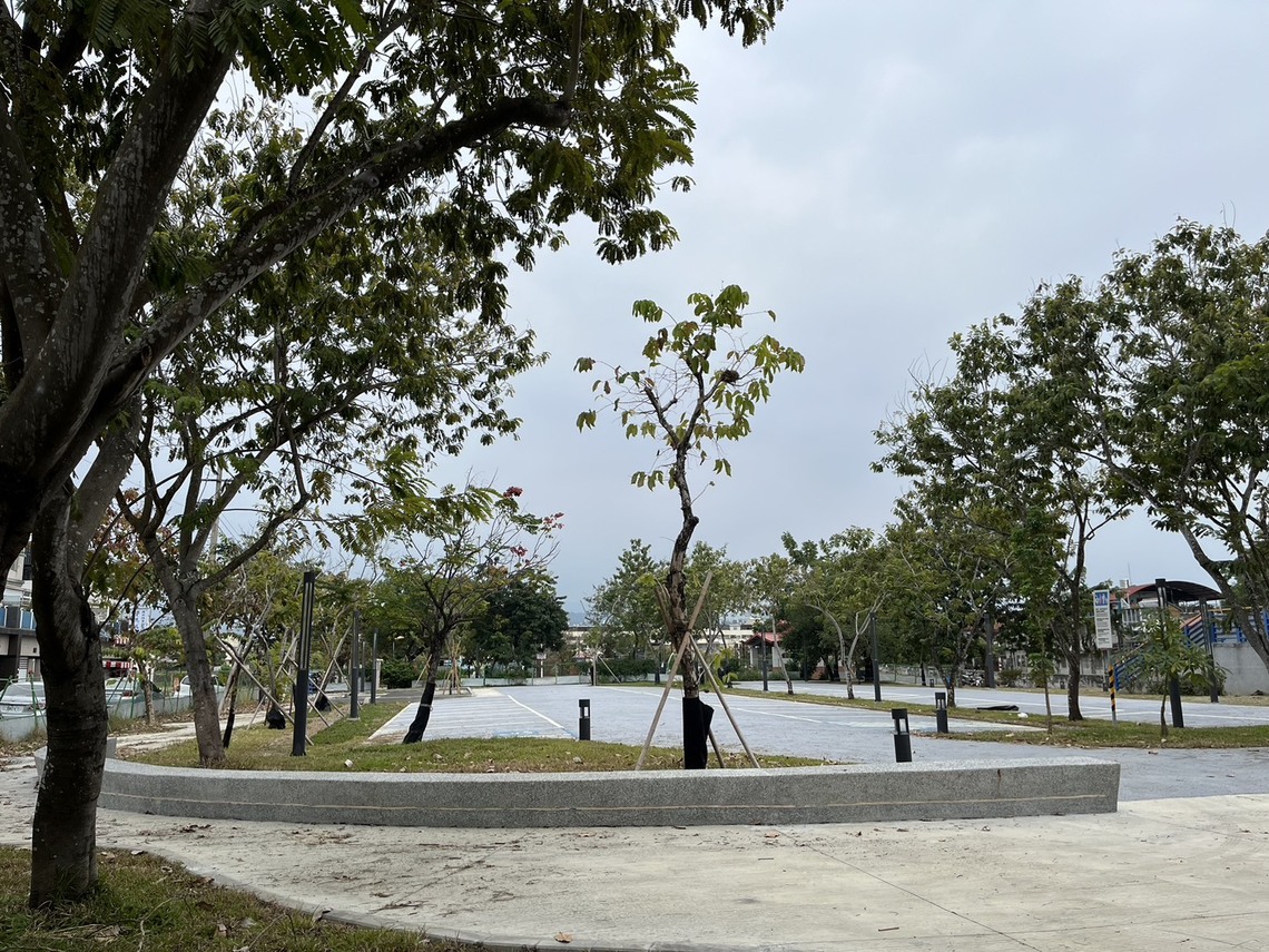 雙峰公園停車場