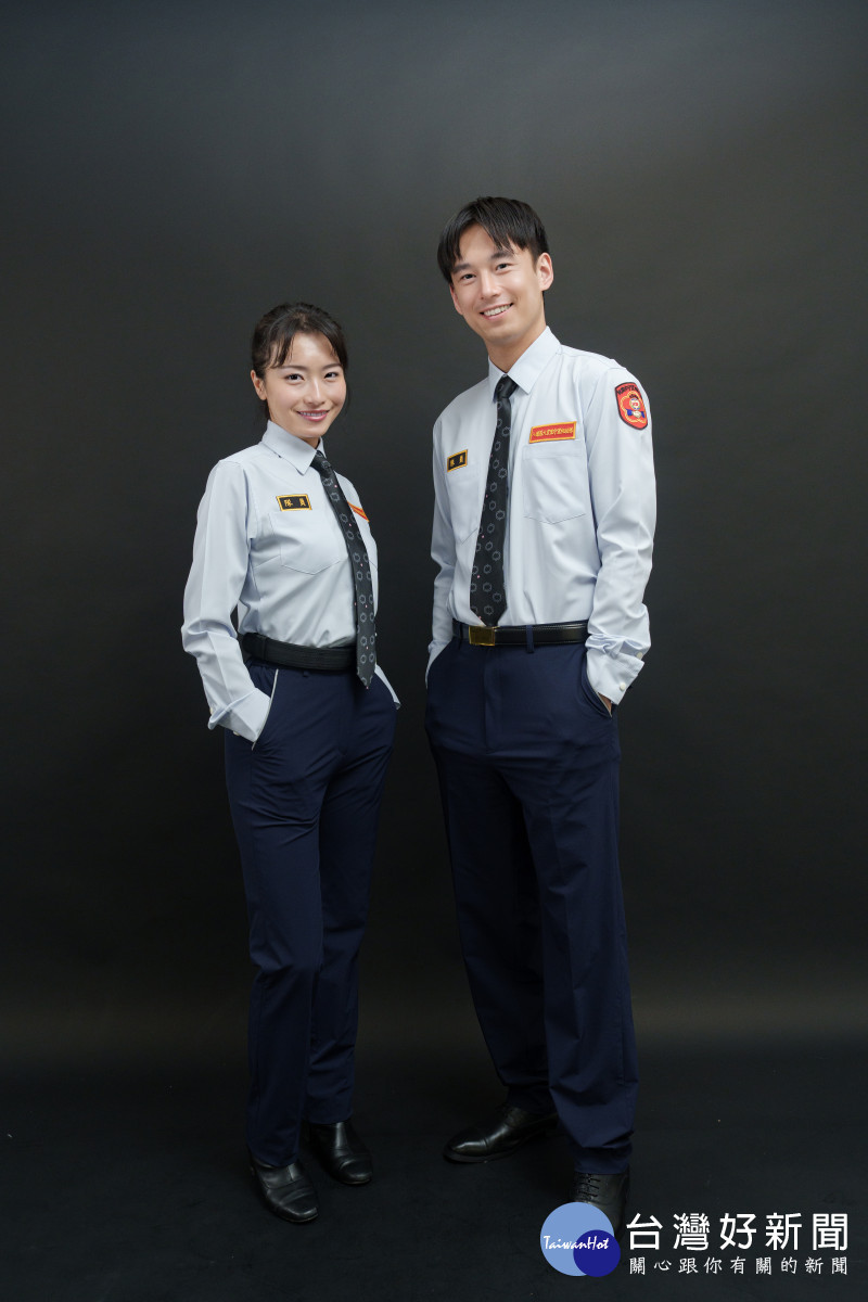 新守望相助隊制服。