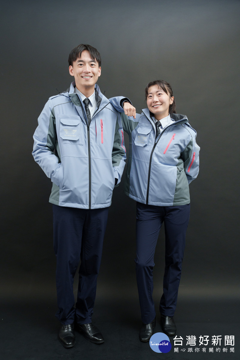 新守望相助隊制服(含外套)。