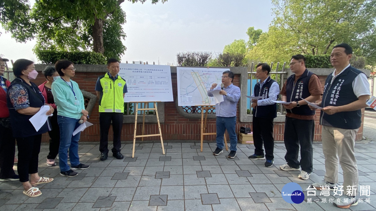 立委楊瓊瓔服務處辦理「臺中市大雅區中清路三段、中山路等路段自來水管路汰換工程」現勘。