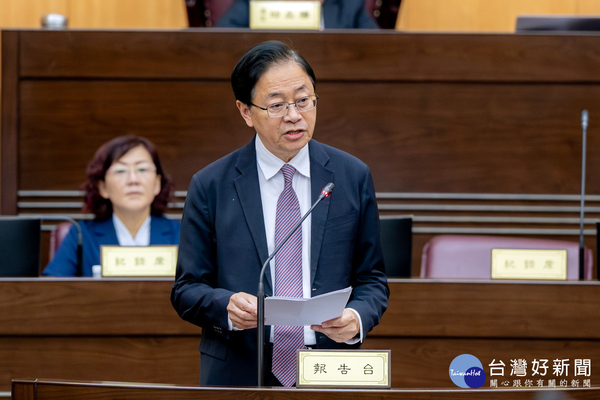 桃園市長張善政於施政報告中說明婦幼政策新進度。