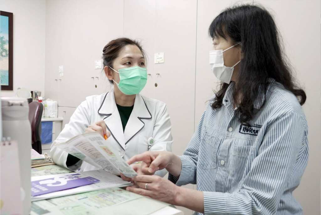 ▲彰基收治的潰瘍性腸炎個案涵蓋年齡層廣泛，從4歲到80歲都有，治療目標是幫助他們回復日常生活。（示意圖非當事人／彰基醫院提供）