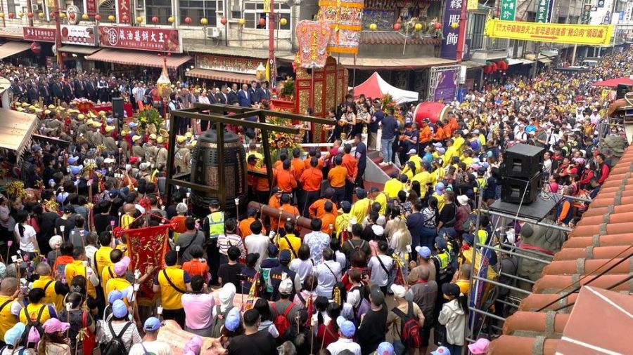 大甲媽祖遶境祝壽大典盛大舉行 上萬信眾同慶媽祖壽辰