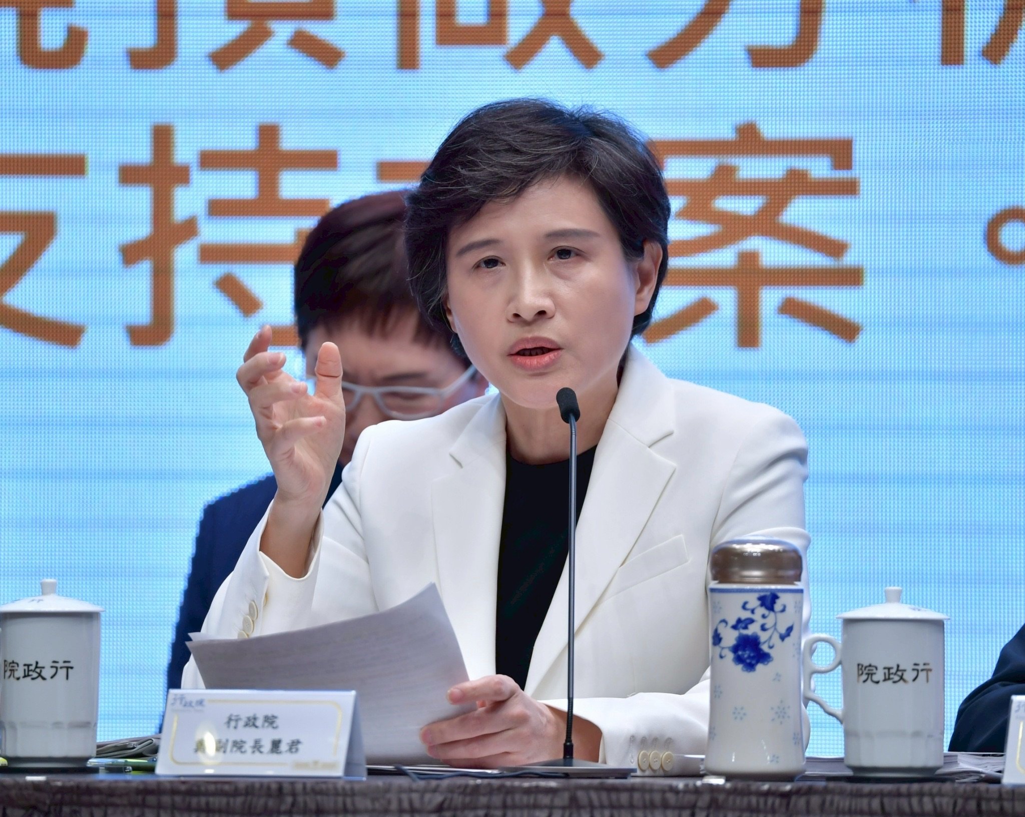 被指定為對美關稅談判代表的鄭麗君還沒赴美，但美國的32%關稅已經生效。行政院提供