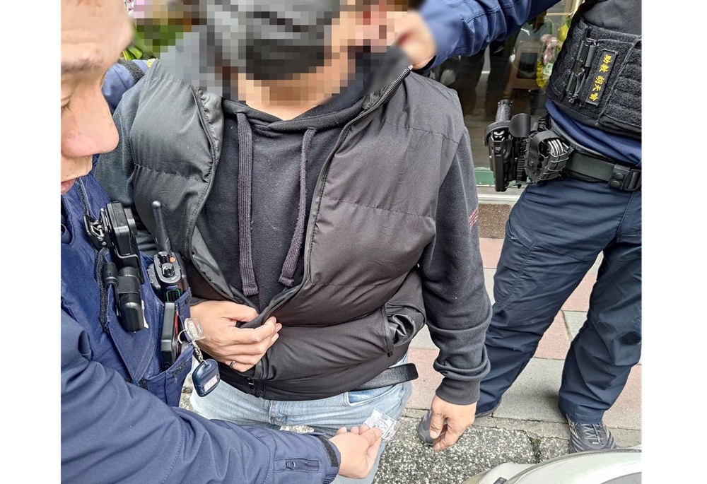 員警面前糗掉毒 新北男「啊」一聲後遭逮 268 248250409a07