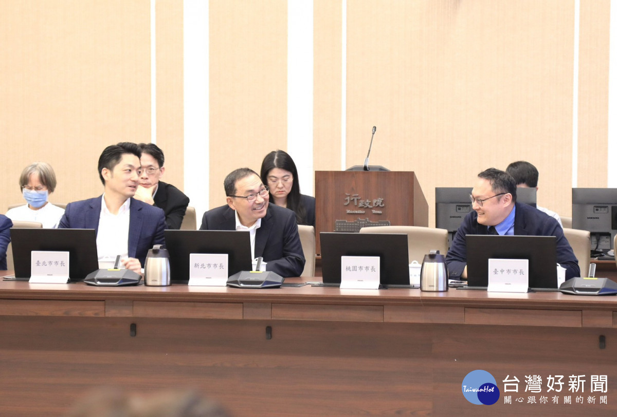 市長盧秀燕議會備詢，特指派副市長鄭照新赴行政院會