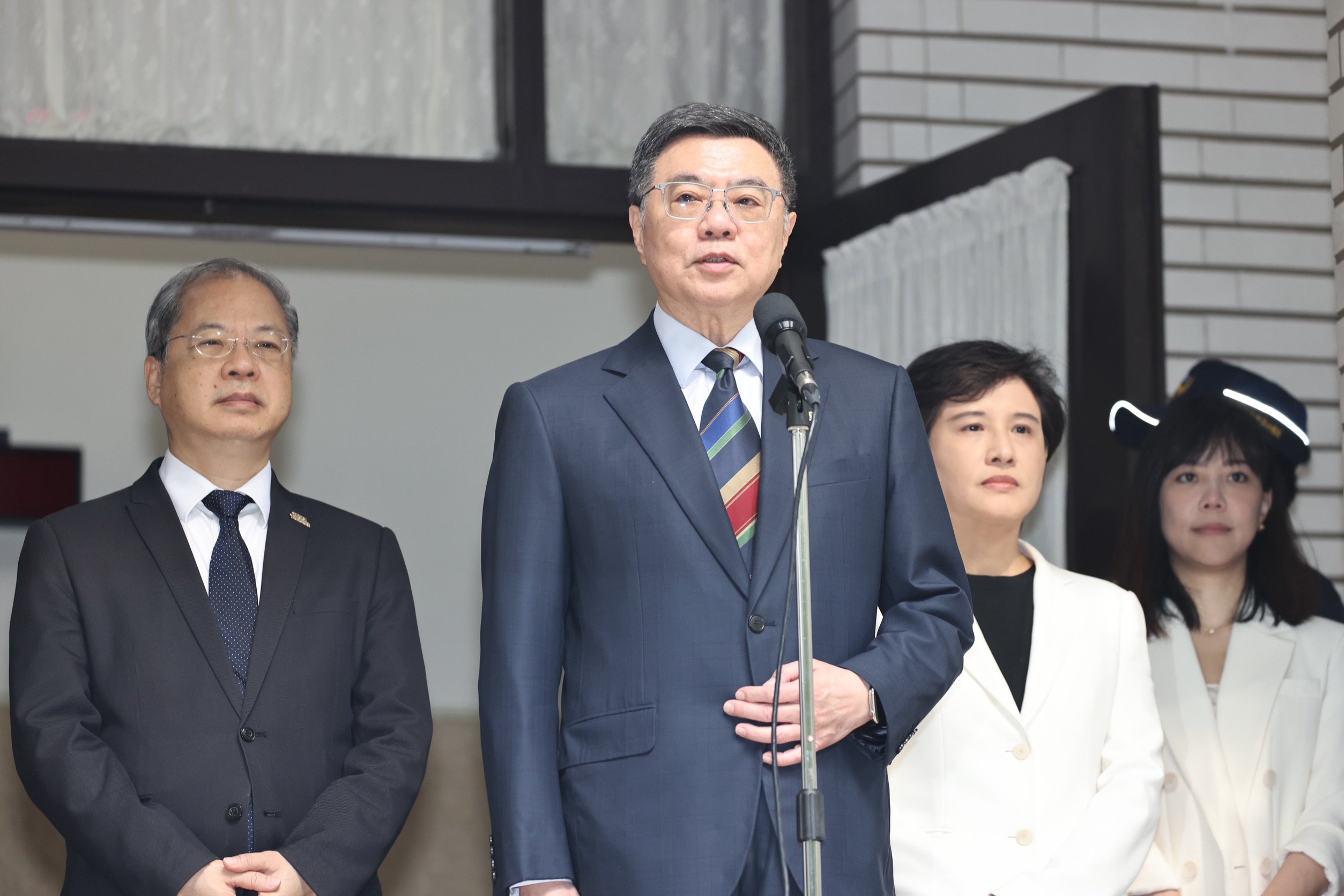 行政院長卓榮泰10日在行政院會中指示,為因應關稅衝擊,請財政部研議比照COVID-19期間,延長5月開始的報稅期間。資料照片/林啟弘攝