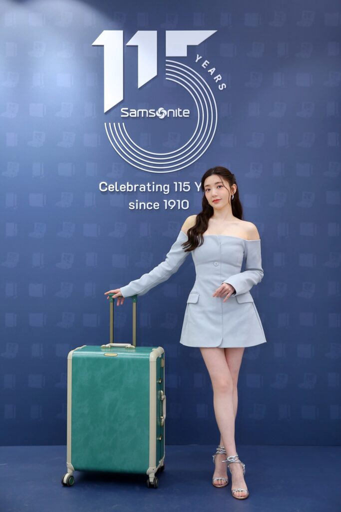 女神郭雪芙攜手全球限量的 New Streamlite 系列登場,完美詮釋復古優雅與現代機能交融的時髦品味!