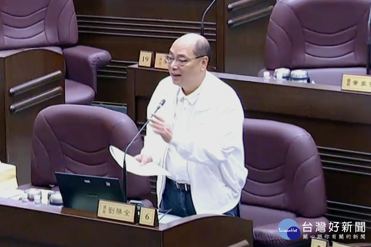 桃園市議員劉勝全於議事堂進行質詢。<br /><br /> 