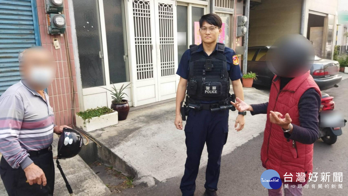 虎尾分局埒內派出所警員楊淵至及實務訓練生陳柄源憑藉著積極的服務熱忱，迅速地協助該名婦人平安返家／警方提供