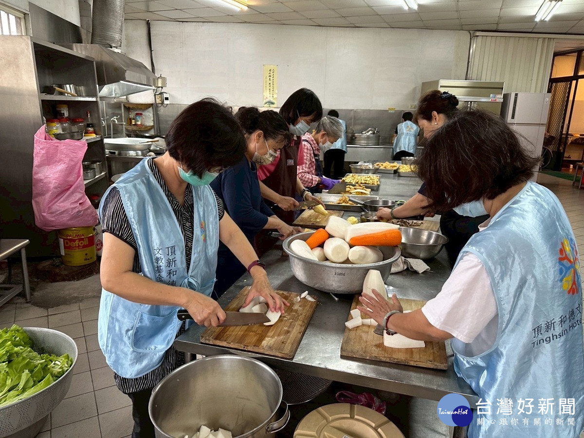 大甲媽祖遶境宗教盛事不缺席 頂新和德暖心服務隨行百萬香客