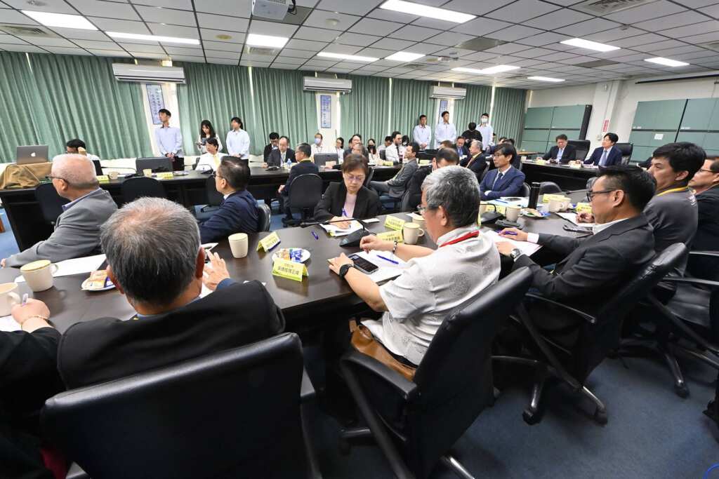 ▲因應川普關稅總統赴台中與機械器具業者座談。（記者張玉泰攝）
