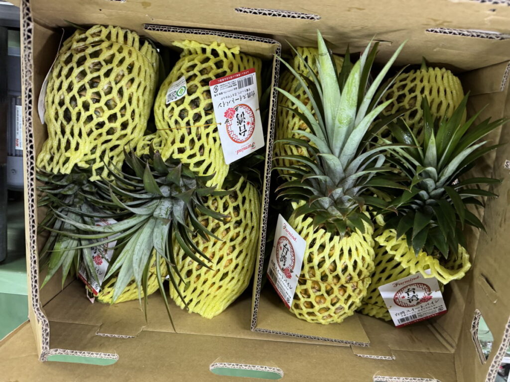 依日本市場需求,本批鳳梨規格每箱6至10粒,個頭飽滿、香氣十足