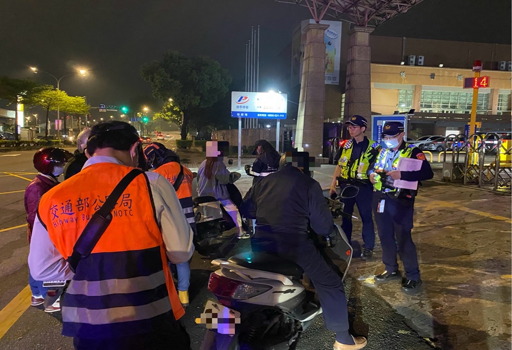 越改裝越花錢 板橋警監聯合稽查取締30件違規開罰 176 248250411a08
