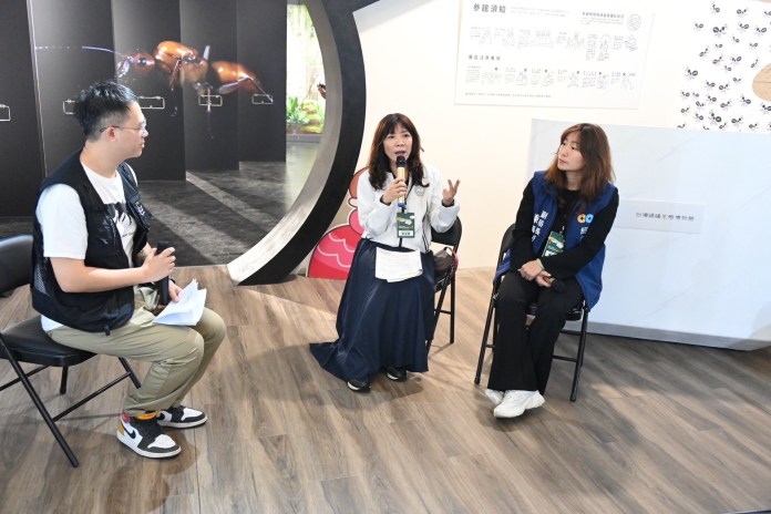 桃園青年局輔導新創團隊 台灣首座螞蟻生態博物館盛大開幕 73 創辦人王秉誠與青年局侯佳齡局長及經發局陳靜芳副局長進行對談 0