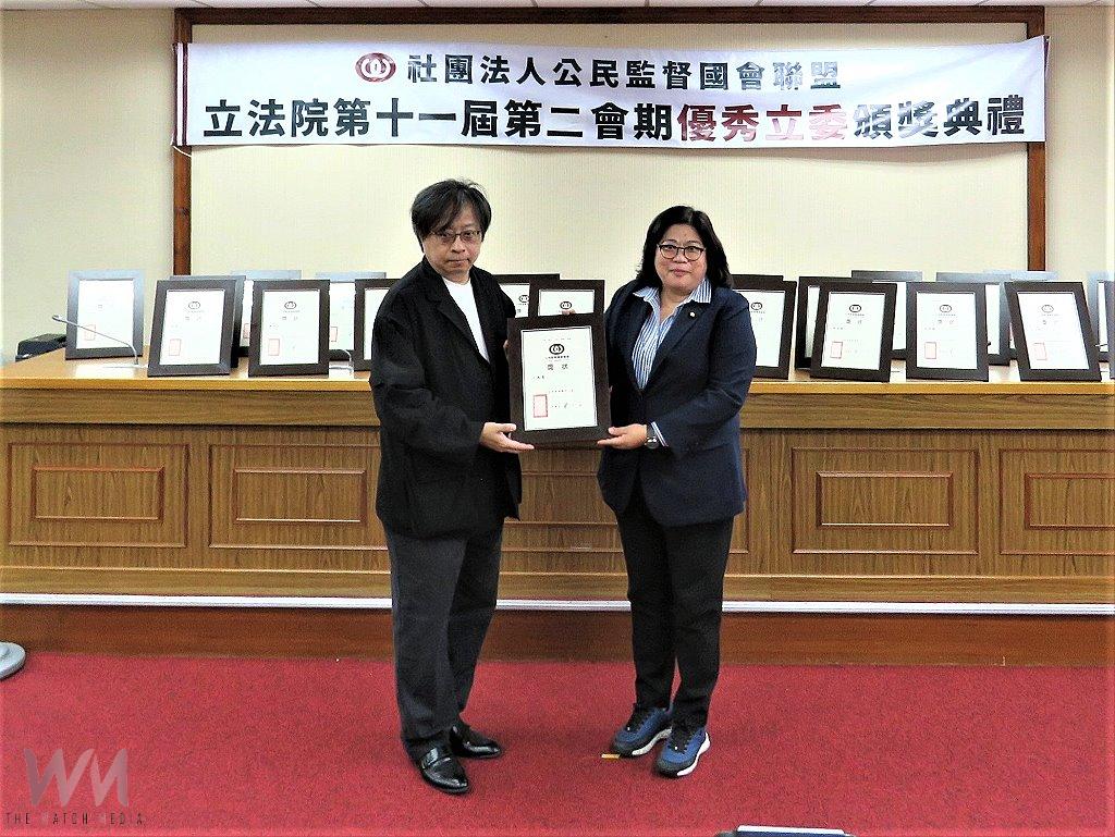 問政表現深獲肯定 王美惠六度蟬聯優秀立委 - https://www.watchmedia01.com