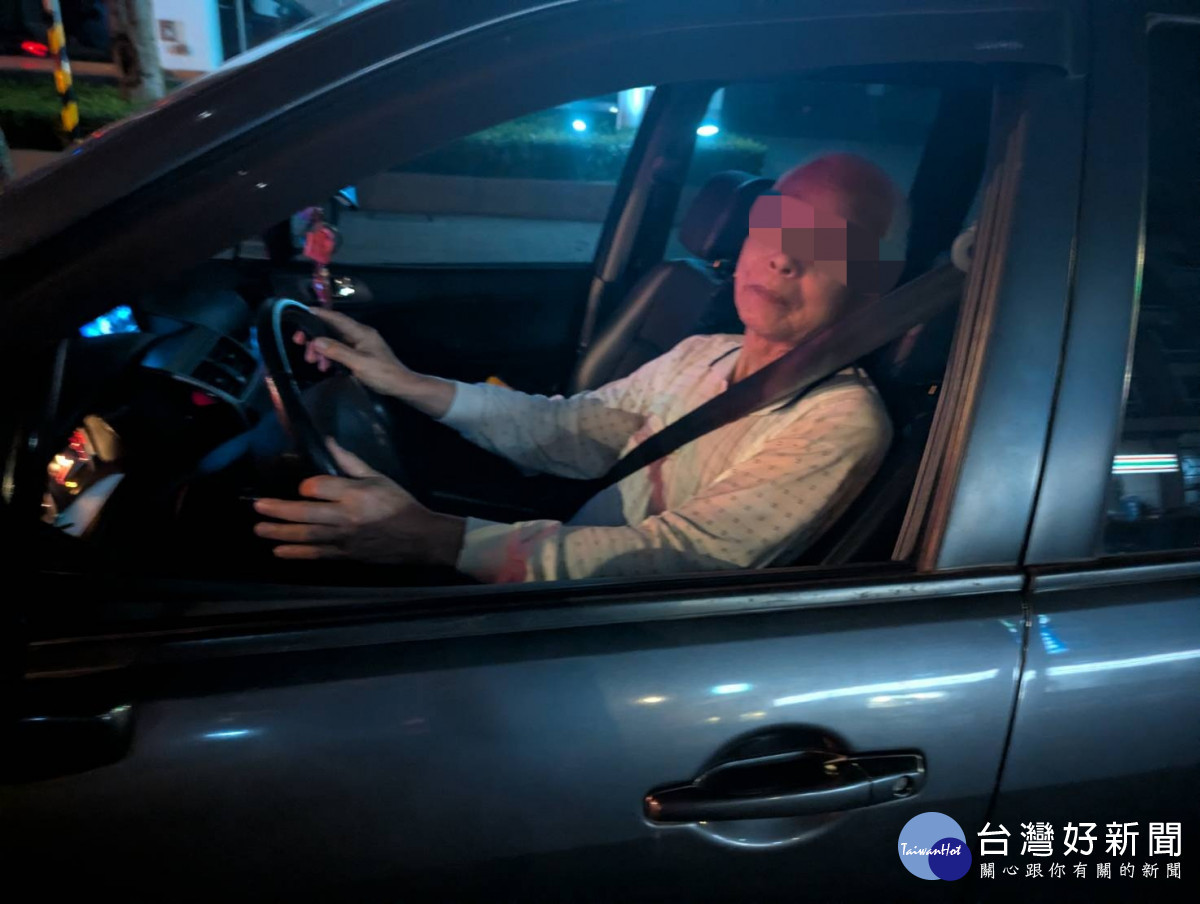 8旬翁駕車跨區迷航，中壢警團隊動員助返家。