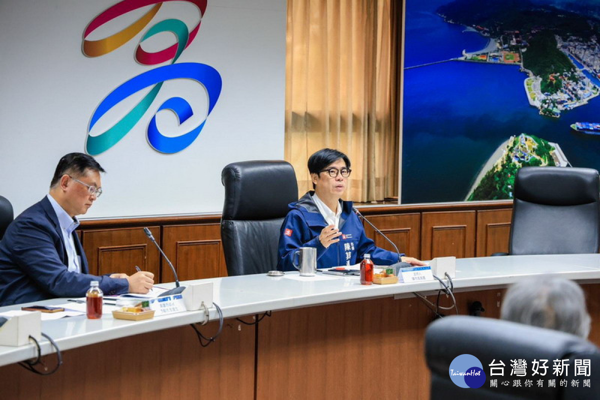 ▲陳其邁主持因應美國課徵對等關稅產業座談，聆聽各界建議，承諾全力支持、協助企業渡過難關。