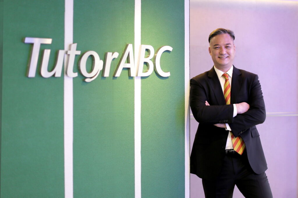 TutorABC祭出「關稅應對英語急訓計畫」助台企搶救談判力、新鮮人衝破求職焦慮