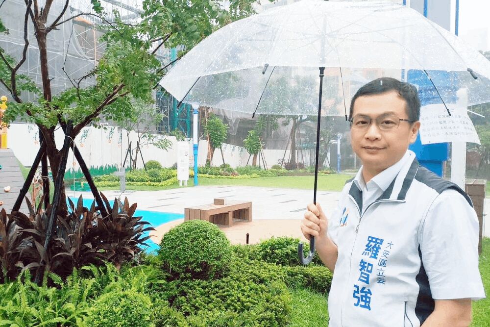 羅智強準備罷免熱戰 財務告急妻籌500萬挺 188 照片來源:羅智強臉書