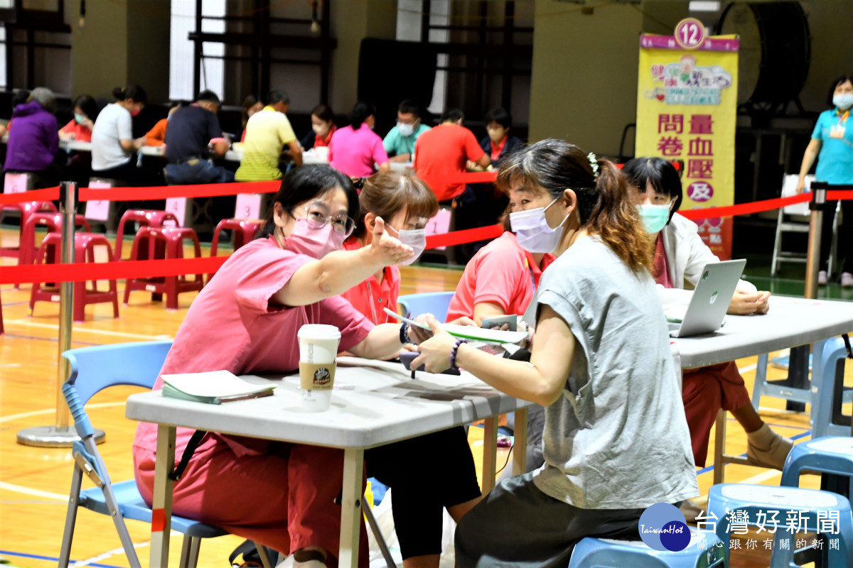彰化萬人健檢活動開跑,民眾參加健檢現場。圖/彰化縣政府提供