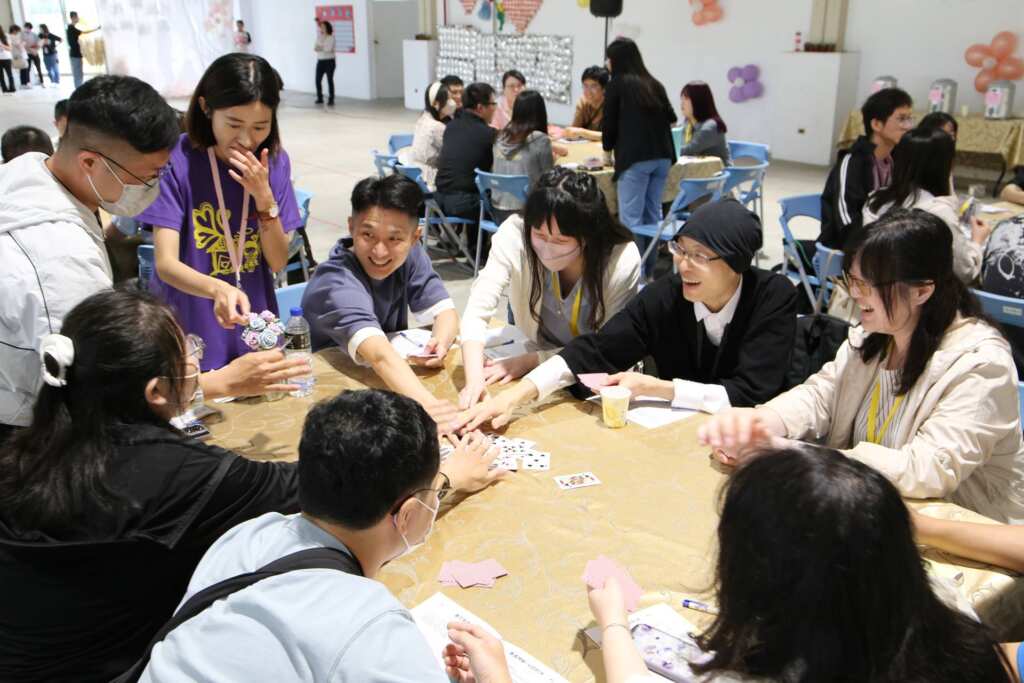 ▲活動內容豐富多元，讓參加男女自然而然的互動，輕鬆無負擔的認識，感情增溫，進而找到理想的對象，覓得良緣。（彰化縣政府提供）
